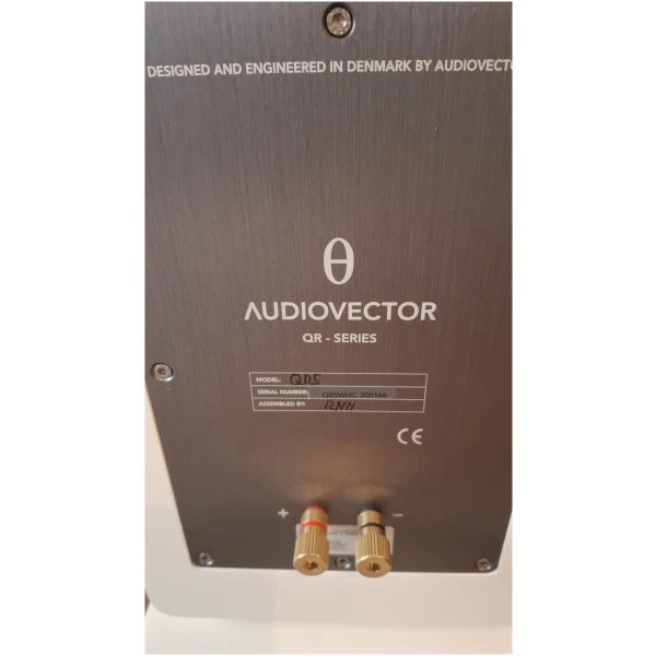 Afbeelding van WhatsApp op 2025-11-06 om 12.11.36_3c7c8392 Audiovector QR5 Staande luidspreker - Occasion - Verkocht